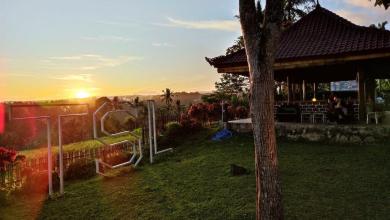 Nikmati keindahan alam saat sunset Taman Songgo Langit untuk bersantai Nikmati keindahan alam saat sunset Taman Songgo Langit untuk bersantai