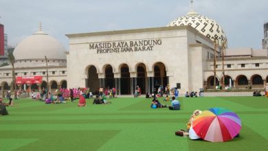 Sejarah Singkat dan Alamat Masjid Agung Bandung + Hotel Terdekat Sejarah Singkat dan Alamat Masjid Agung Bandung + Hotel Terdekat