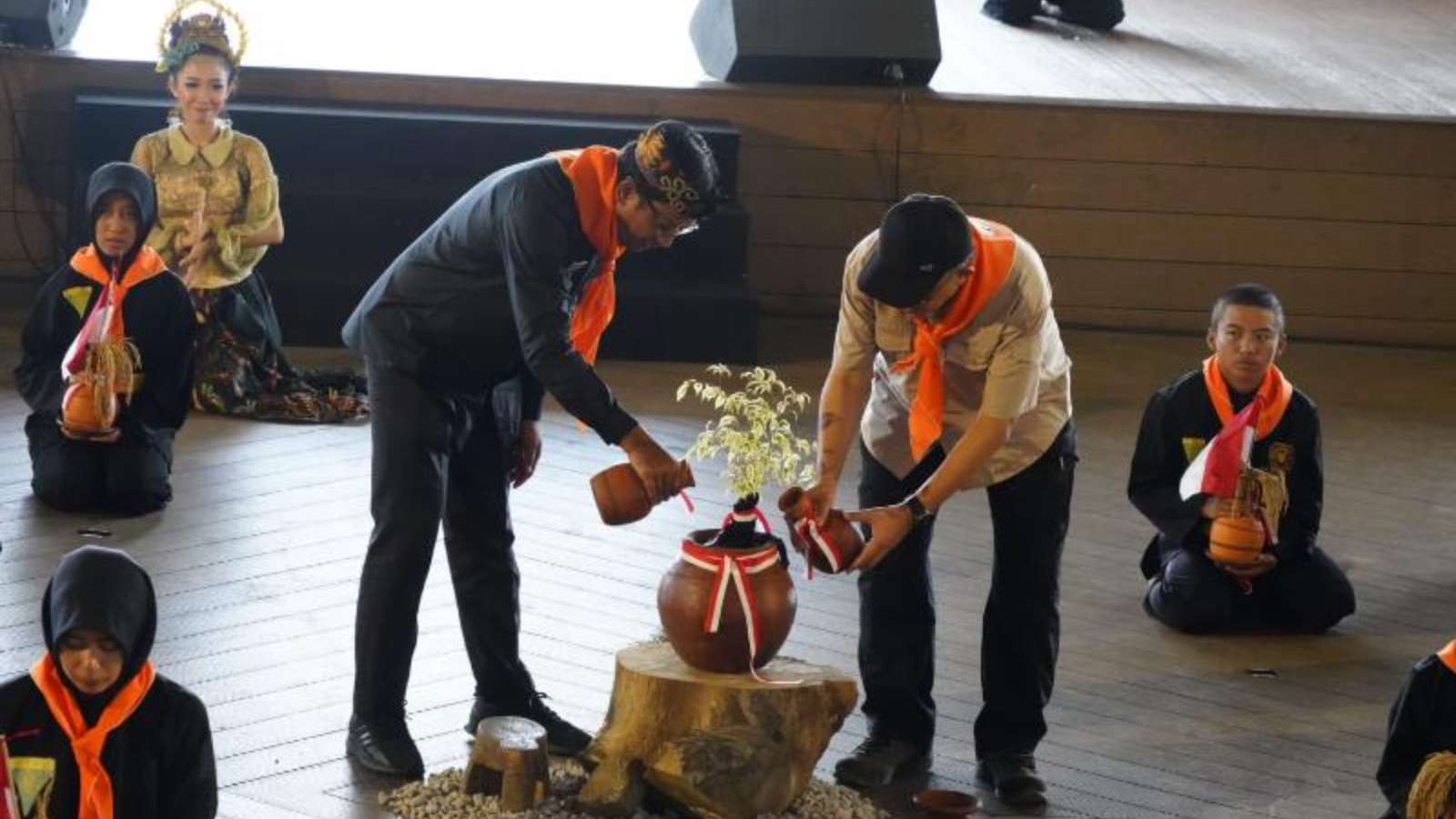 Wakil Bupati Garut menyebut acara JRRC untuk membantu mempromosikan pariwisata di daerah Wakil Bupati Garut menyebut acara JRRC untuk membantu mempromosikan pariwisata di daerah