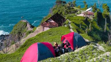 Pantai yang direkomendasikan dengan pemandangan yang menakjubkan, cocok untuk berkemah!