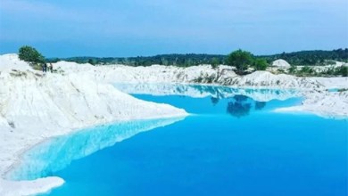 Danau Kaolin, danau biru unik yang memikat hati di Belitung Danau Kaolin, danau biru unik yang memikat hati di Belitung