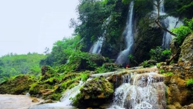 Air Terjun Sri Gethuk, tempat wisata alam yang eksotis di Gunung Kidul Jogja Air Terjun Sri Gethuk, tempat wisata alam yang eksotis di Gunung Kidul Jogja