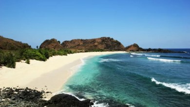 Pantai Semeti Lombok, pesona alam yang tersembunyi dibalik bukit Pantai Semeti Lombok, pesona alam yang tersembunyi dibalik bukit