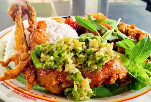 Ayam goreng sambal hijau