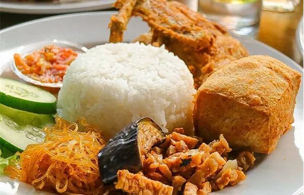 Ayam pedaging diatur