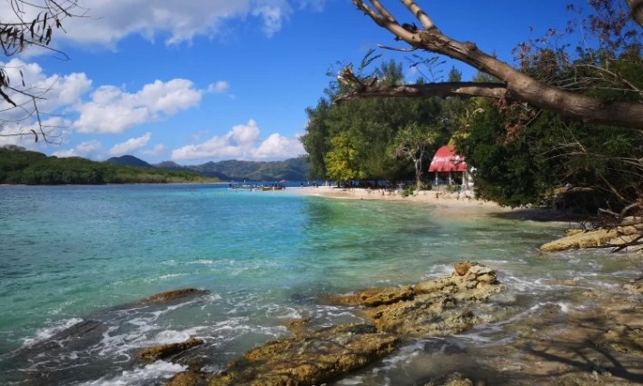 Akomodasi murah terdekat dari pulau