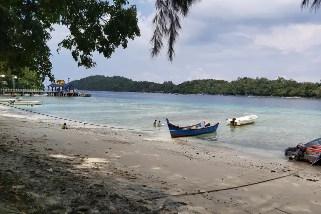 Pantai di Pulau Rubiah