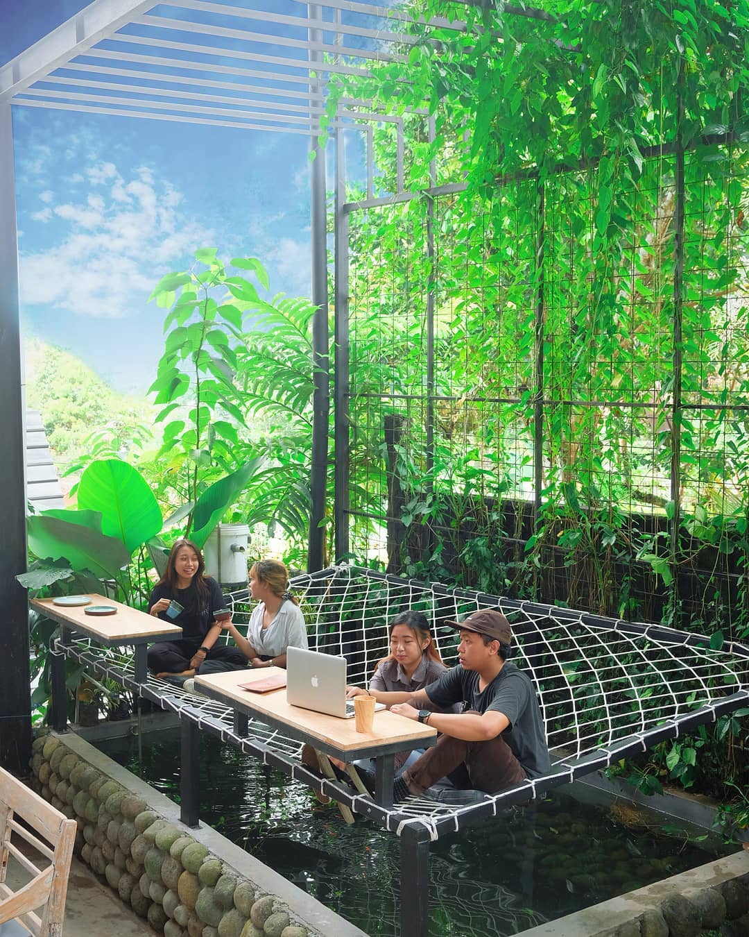 Harga menu Naruna Creative Space & Cafe, lokasi, atraksi dan fasilitas Harga menu Naruna Creative Space & Cafe, lokasi, atraksi dan fasilitas