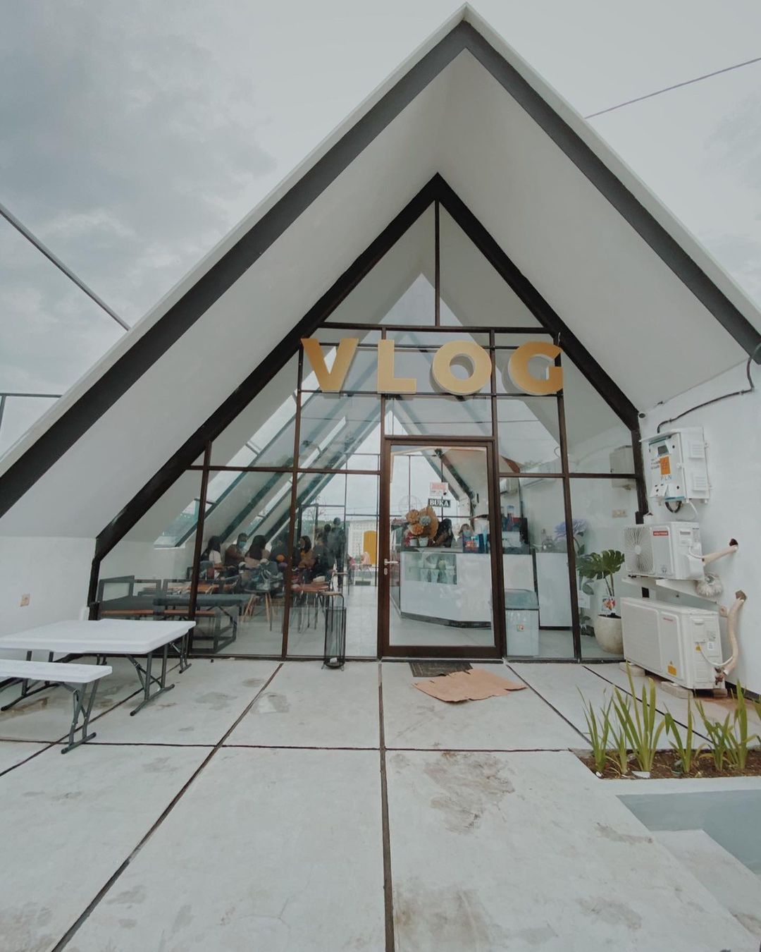 Lokasi & Harga Menu Vlog Cafe Sidoarjo Review Terbaru Lokasi & Harga Menu Vlog Cafe Sidoarjo Review Terbaru