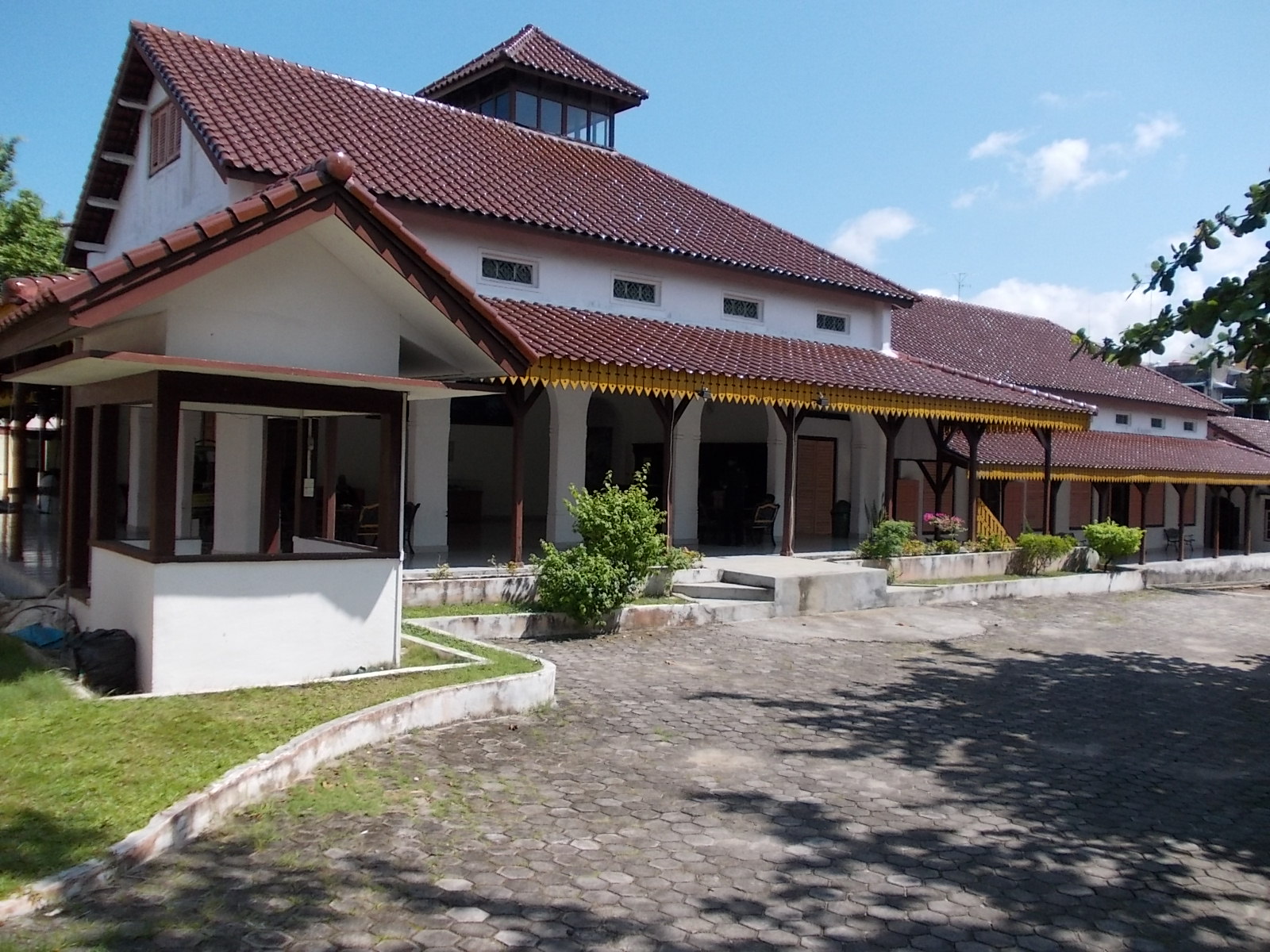 Museum Sultan Sulaiman Badrul Alamsyah: Biaya masuk, foto, lokasi, fasilitas dan tempat Museum Sultan Sulaiman Badrul Alamsyah: Biaya masuk, foto, lokasi, fasilitas dan tempat