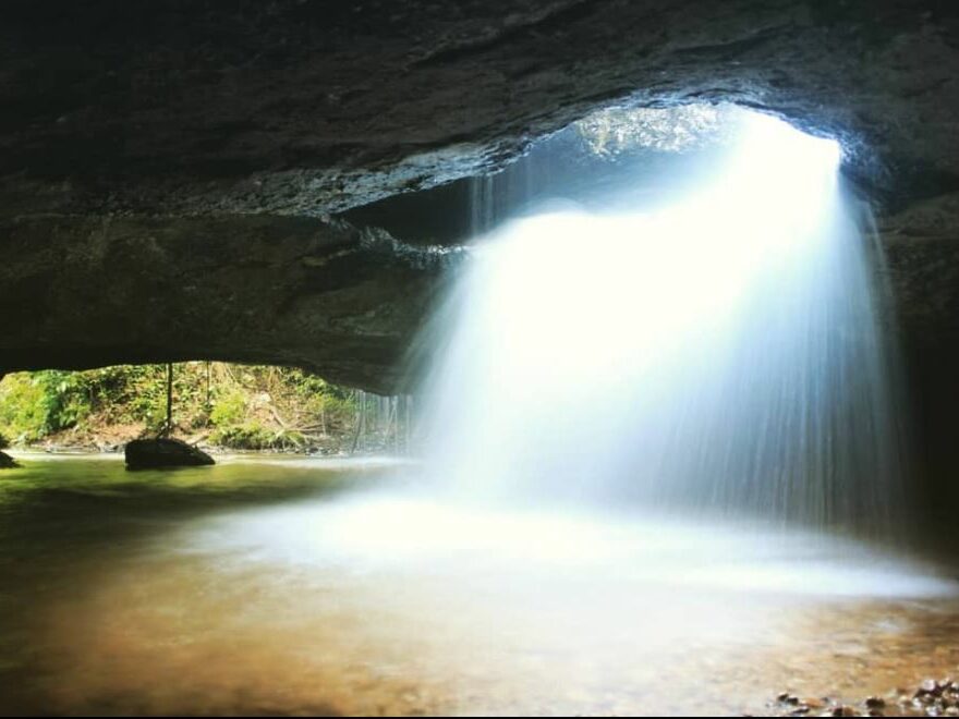 Danau air terjun Sarasah Donat