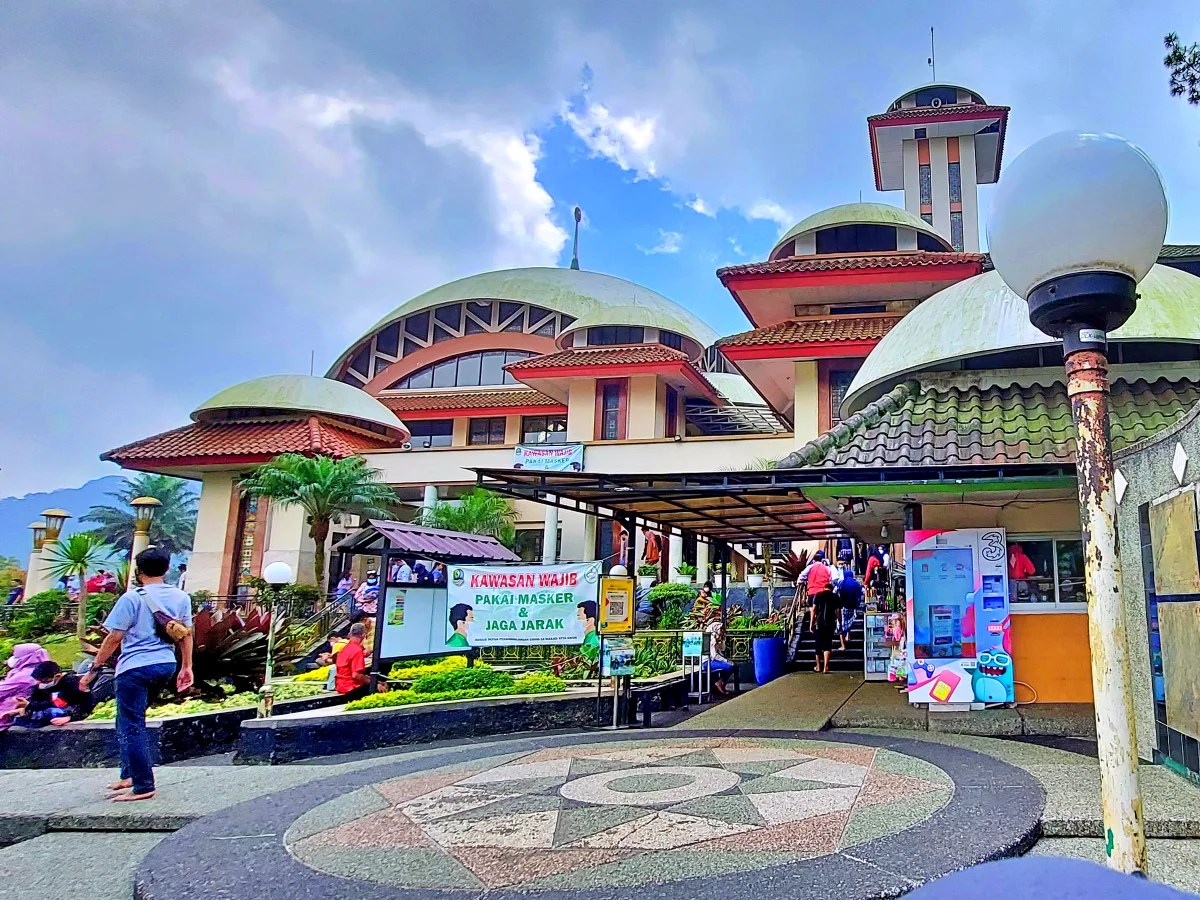 Tiket masuk Masjid Atta’awun dan keindahannya Tiket masuk Masjid Atta’awun dan keindahannya