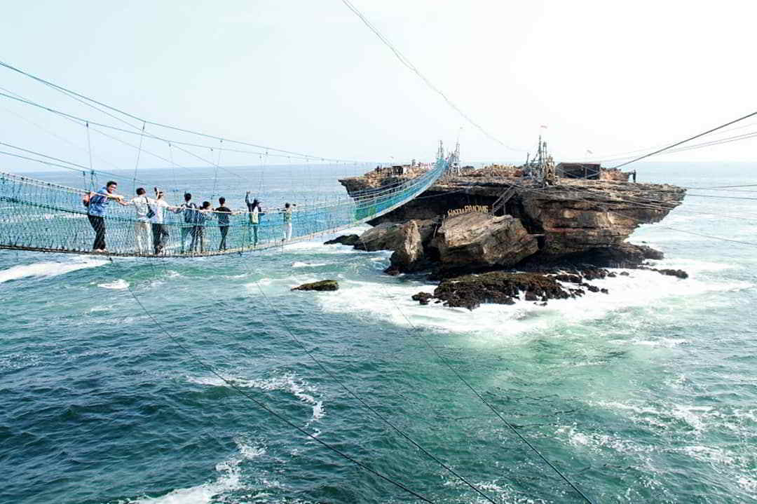 Lokasi, wahana gondola dan tiket Lokasi, wahana gondola dan tiket